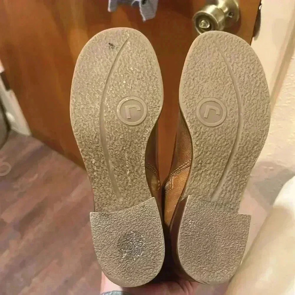 Fur lined boots. Size 8M - Picture 11 of 11